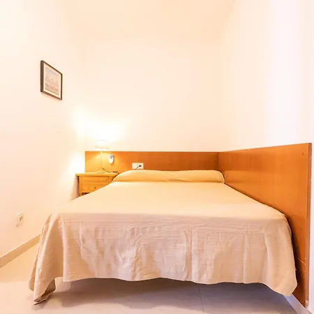 Apartment En La Playa De Riells Con Terraza Grande, Parking Y Wifi - Es-325-2 *