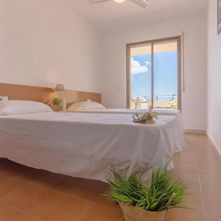 En La Playa De Riells Con Terraza Grande, Parking Y Wifi - Es-325-2 *